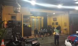 Wali Kota Bekasi Rahmat Effendi Kena OTT KPK, Lihat Rumah Bercat Kuning Itu - JPNN.com
