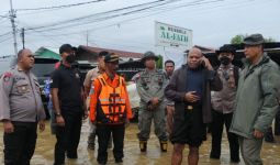 Banjir dan Longsor Terjang Jayapura, 2 Korban Meninggal Dunia Diterbangkan ke Surabaya - JPNN.com