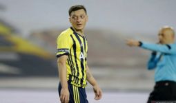 Fotospor Ingatkan RANS Cilegon Sebut Biaya untuk Menebus Ozil dari Fenerbahce Tidak Sedikit - JPNN.com