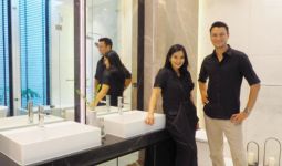 Intip Rumah Baru Titi Kamal & Christian, Dilengkapi Smart Toilet, Wow! - JPNN.com