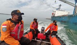 Perahu Terbalik di Pantai Menganti Cilacap, 2 Orang Hilang - JPNN.com