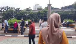 Gempa Guncang Jakarta, Puluhan Pegawai Pemerintahan Berhamburan - JPNN.com