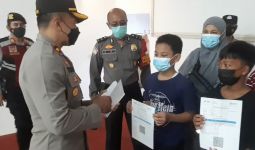 Gencarkan Vaksinasi Anak, Polsek Matraman Beri Imbalan Uang Tunai - JPNN.com