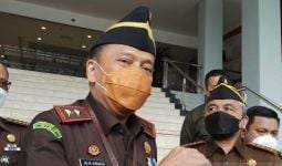 Kejati Riau Tahan Dekan Fisip Unri - JPNN.com