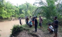 Mandi di Sungai Batang Masang, Pelajar SD Diserang Buaya - JPNN.com