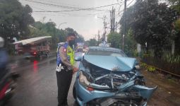 Tabrakan Beruntun di Bekasi, Tiga Mobil Ringsek, Penyebabnya Ya Ampun - JPNN.com