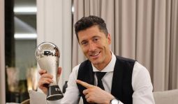Gagal Rebut Ballon d'Or, Robert Lewandowski Bawa Pulang FIFA Awards 2021 - JPNN.com