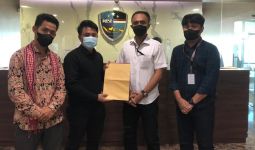 Lihat, 3 Pemuda Asal Kalimantan Resmi Laporkan Edy Mulyadi ke Bareskrim Polri - JPNN.com