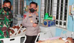 Lihat, Irjen Panca Jenguk Korban Ledakan Bom Ikan di RSU Sibolga - JPNN.com