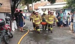 Kebakaran Rumah di Tebet, 3 Warga Tewas, Ini Penyebabnya - JPNN.com