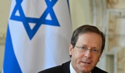 Kunjungan Bersejarah, Presiden Israel Terharu Saat Melintas di Atas Arab Saudi - JPNN.com