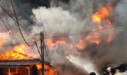 Kebakaran Hebat, 10 Rumah Ludes - JPNN.com