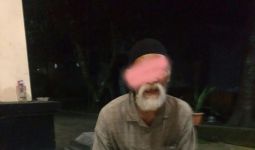 3 Remaja Nongkrong di Gubuk, Kakek M Datang Langsung Main Tebas, Satu Kena Leher - JPNN.com