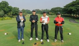 Lihat, Shin Tae Yong Main Golf dengan Menpora Amali - JPNN.com