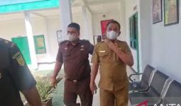 Camat Muara Bangkahulu Dijemput Tim Kejari Bengkulu, Masih Pakai Baju Dinas - JPNN.com