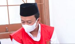 Herry Wirawan Pemerkosa 13 Santriwati Dihadirkan Langsung di Sidang Vonis Besok - JPNN.com