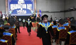 Universitas Mercu Buana Mewisuda 2.400 Mahasiswa, Ada yang Unik - JPNN.com