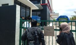 Warga Lampung Mengantre demi Mendapatkan Minyak Goreng Bersubsidi - JPNN.com