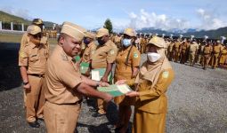 Pemkab Puncak Jaya Ambil Sumpah Janji 623 ASN - JPNN.com