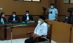 Penampilan M Kece Saat Jalani Sidang Tuntutan Kasus Penistaan Agama, Lihat Tuh - JPNN.com