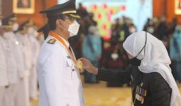Khofifah Tegaskan 17 Kepala Daerah di Jatim Layak Menerima Rapor Biru - JPNN.com