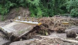 8 Desa di Kabupaten Sikka Dilanda Banjir dan Longsor - JPNN.com