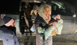 Begini Momen Kemenlu Evakuasi 6 WNI dari Ukraina - JPNN.com