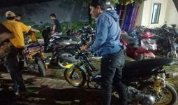 Para Jagoan Jalanan Kocar-kacir Ketakutan, Belasan Motor Ditinggal di Tengah Jalan - JPNN.com