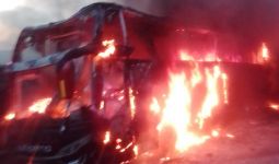 Bus Pariwisata Ludes Terbakar di Tangerang, Begini Kronologinya - JPNN.com
