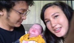 Nadine Chandrawinata Puji Dimas Anggara: Dia Bisa Gendong dengan Satu Tangan - JPNN.com