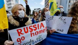 Jelang Pertemuan Luar Biasa, Uni Eropa Pertimbangkan Sanksi Embargo Minyak untuk Rusia - JPNN.com
