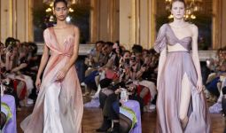 Gaun Kolaborasi Brand Indonesia dan Leanne Marshall Memukau Paris Fashion Week - JPNN.com