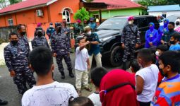 Luar Biasa, Anak Kolong Bahagia Sambut Kedatangan KSAL Laksamana Yudo - JPNN.com