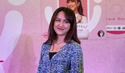 Happy Asmara Mengaku Takut Naik Pesawat, Kenapa? - JPNN.com