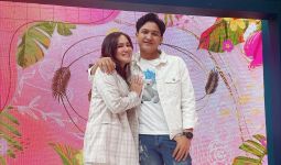Pasangan Masayu Clara dan Qausar Yudana akan Menikah Mei 2022 - JPNN.com