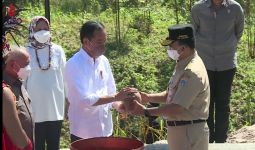 Anies Jadi Gubernur Pertama Menyerahkan Tanah dan Air di IKN, Tak Ada Salam ke Jokowi - JPNN.com