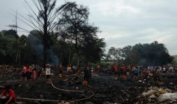 Puluhan Bedeng Pemulung di Bekasi Ludes Terbakar, Ini Penyebabnya - JPNN.com