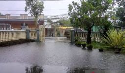 Jalan dan Rumah Warga di Kota Gorontalo Terendam Banjir - JPNN.com