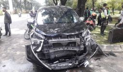 Viral Mobil Menabrak 7 Ojol di Pinggir Jalan, Ipda Suradi: Dua-duanya Salah - JPNN.com