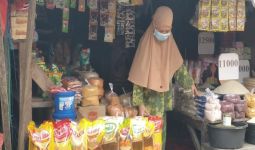 HET Minyak Goreng Dicabut, Pedagang di Kupang Kebingungan, Dilematik - JPNN.com