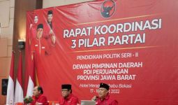 Kang Mochtar Ingatkan Kader PDIP, Jangan Terkecoh Data Luhut Binsar - JPNN.com