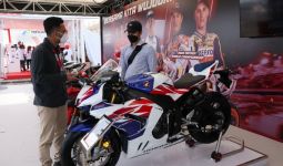 Honda CBR1000RR-R Edisi Spesial dan Apparel HRC Goda Pengunjung MotoGP Mandalika - JPNN.com