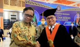 Mahfud MD: Selamat, Saya Bangga Profesor Anwar Sanusi - JPNN.com