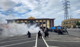 Suara Tembakan dan Bom Terdengar Jelas di Mapolda Lampung - JPNN.com