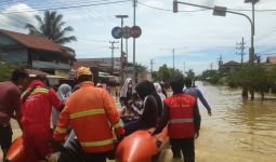 16.896 Korban Banjir di Sangatta Kaltim Butuh Pakaian dan Obat-obatan - JPNN.com