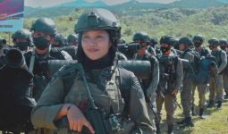 3 Polisi Cantik Ikut Buru Sisa Teroris di Poso, Lihat Senyuman Salah Satunya - JPNN.com