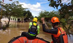 Banjir Hari Kelima di Sangatta Kutim, Harga Bahan Pokok Naik, Warga Terserang Penyakit - JPNN.com