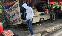 Kecelakaan Tunggal Maut di Jaktim, Jasad Korban Ditutup Kardus, Viral - JPNN.com