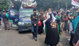 Massa Aksi PA 212 Datang, Teriakan Takbir Bergemuruh - JPNN.com