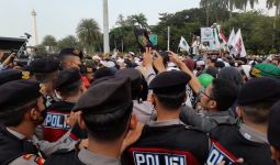 Massa Aksi Bela Islam 2503 Ingin Mendekati Istana, Polisi Bereaksi, Lihat - JPNN.com